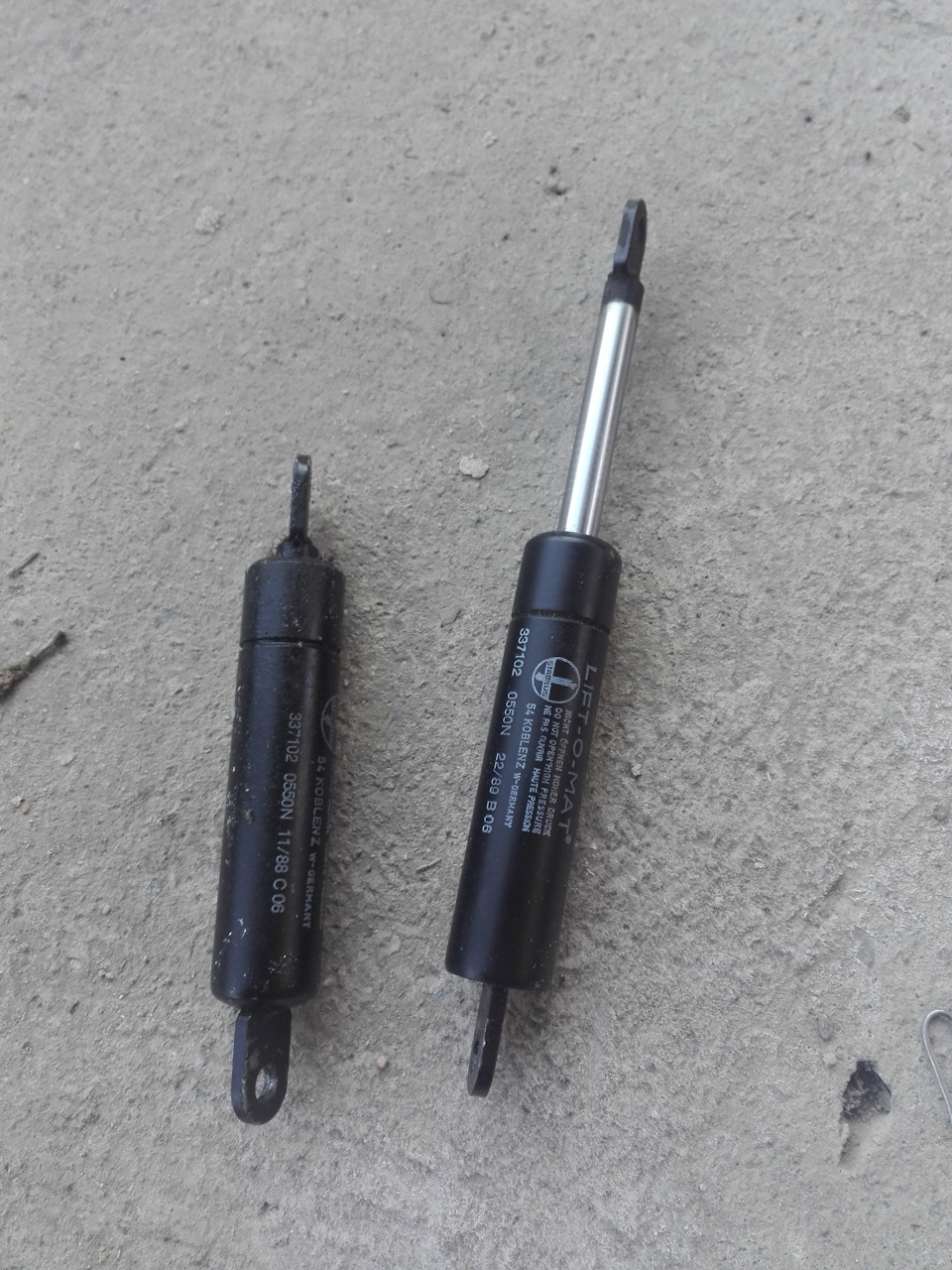 Замена амориков на сиденьях — BMW 5 series (E34), 2,5 л, 1989 года ...