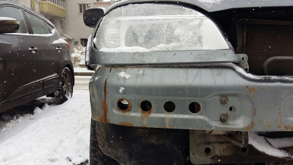 Волговский сигнал на ниву шевроле установка. a19112ds 960. Волговский сигнал на ниву шевроле установка фото. Волговский сигнал на ниву шевроле установка-a19112ds 960. картинка Волговский сигнал на ниву шевроле установка. картинка a19112ds 960. Всем привет! Решил установить клаксоны от волги, так как штатным только кур пугать на даче! Принял решение внедрить это чудо, во внутрь усилителя по углам, со снятием бампера! Ну и немного фоток!