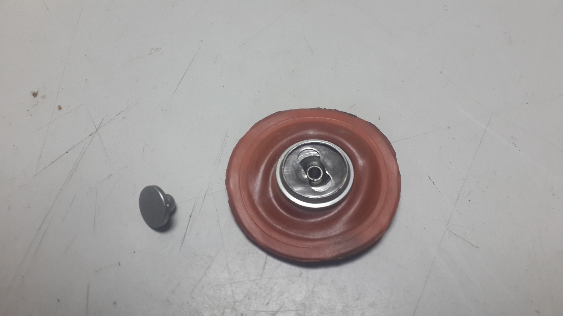 мембрана регулятора давления топлива. мембрана регулятора давления топлива опель вектра а 1. моновпрыск пассат б3 1. мембрана регулятора давления топлива. регулятор давления топлива 21214.