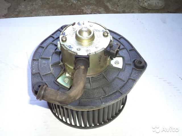 Замена электромотора отопителя салона — Chevrolet Niva, 1,7 л, 2004 ...