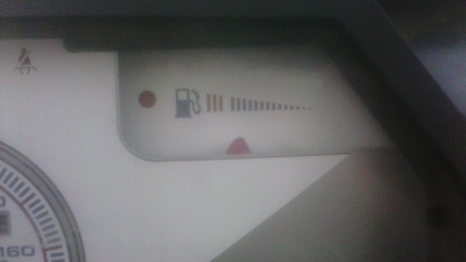 отказал датчик уровня топлива. — Москвич 2141, 1,6 л, 1995 года ...