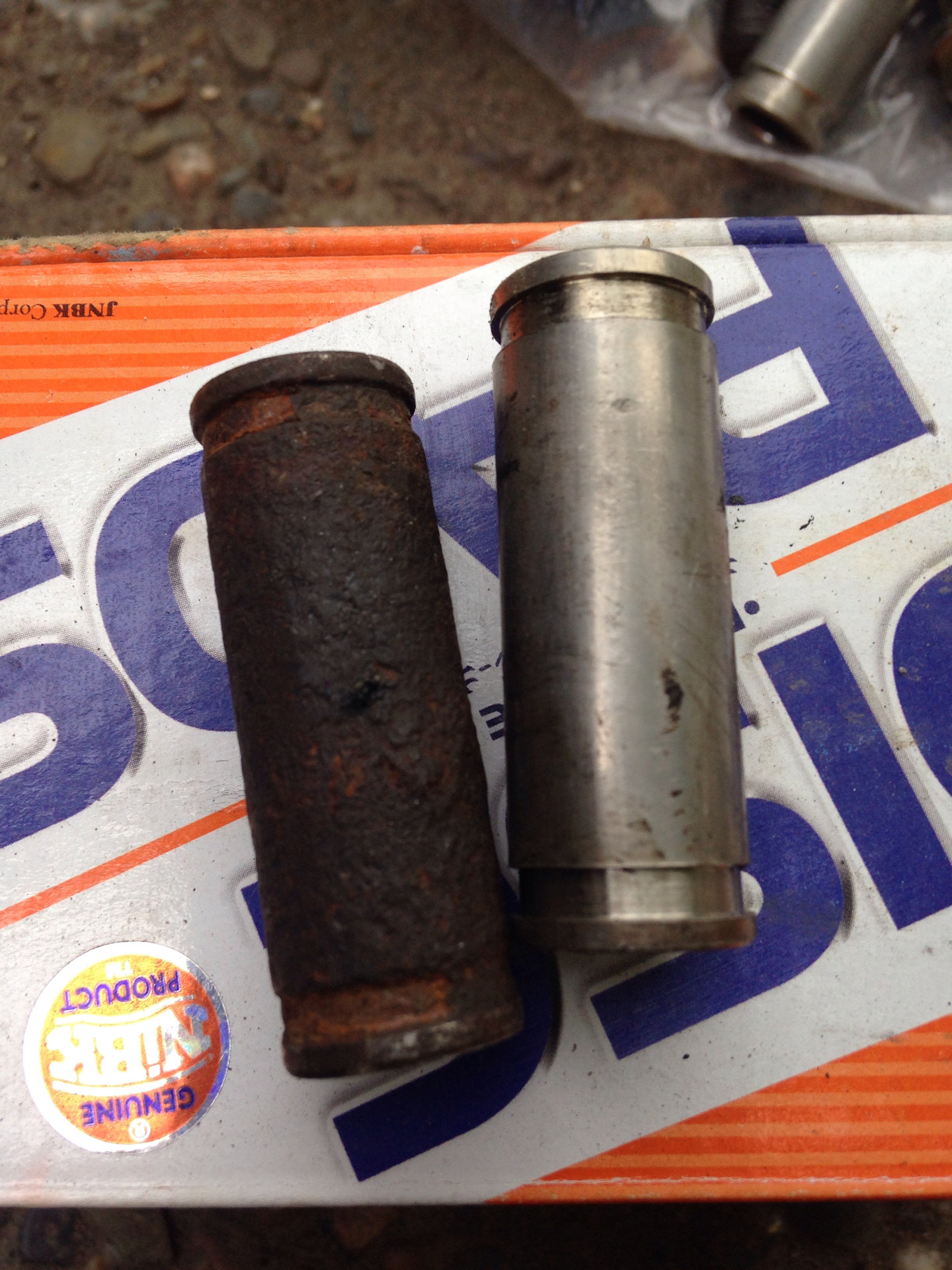 клинят задние тормоза — Pontiac Vibe (1G), 1,8 л, 2002 года | своими ...