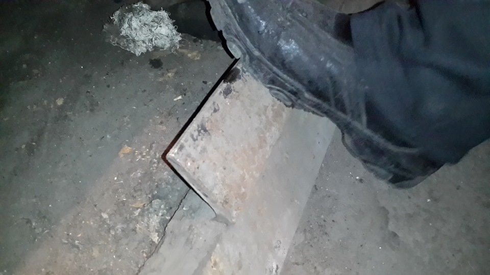 Погнул поддон АКПП, утечка! — Nissan Laurel (C35), 2,5 л, 1997 года ...