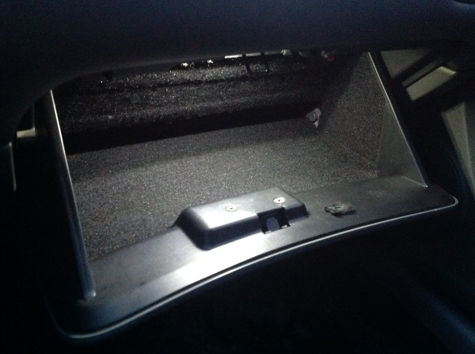 Обновил бардачок. — Nissan Almera Classic (B10), 1,6 л, 2008 года ...