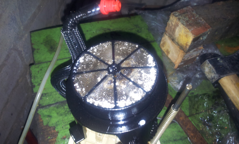 Чистка заборника в баке — Renault Laguna II, 1,9 л., 2002 года | своими ...