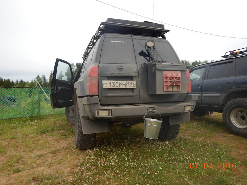 на базе — Nissan Patrol GR II (Y61)