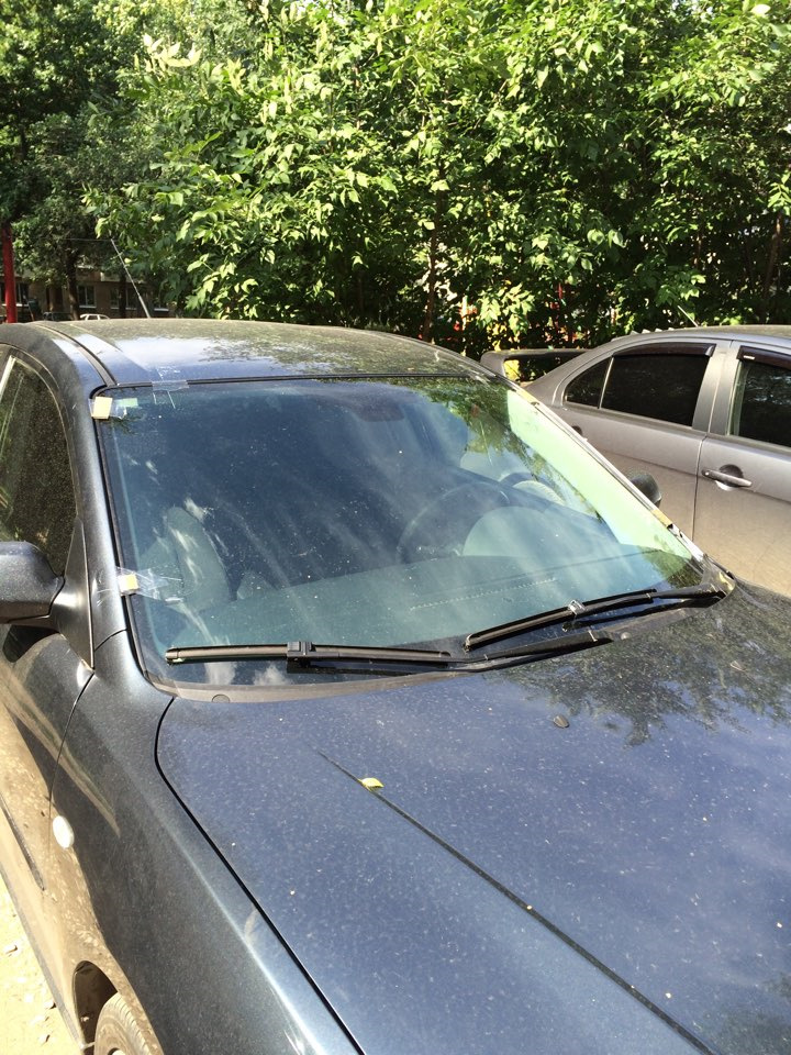 Замена лобового стекла — Mazda 3 (1G) BK, 2 л, 2008 года | визит на ...