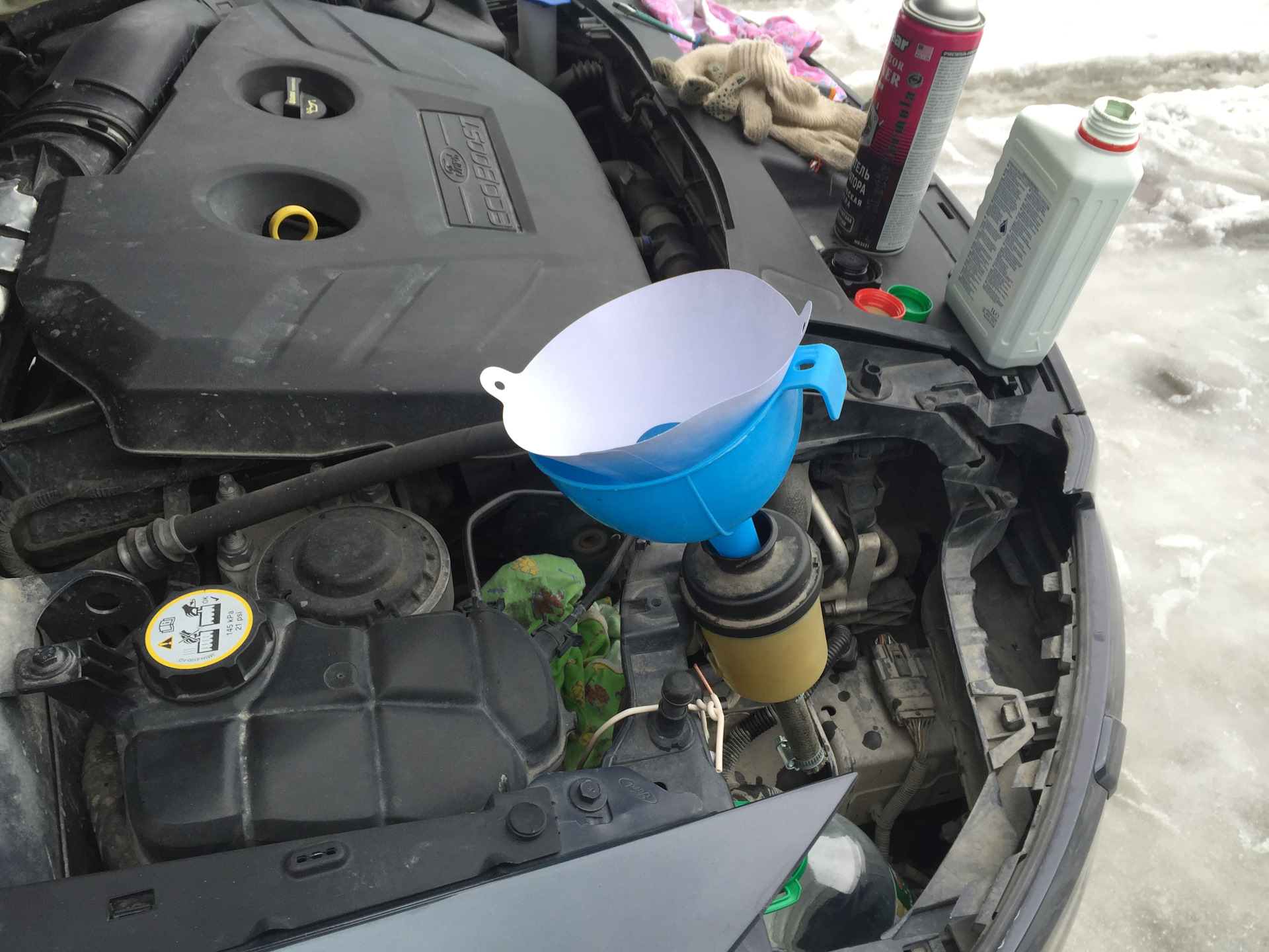 Замена двигателя форд куга. Форд фокус 1 фильтр для антифриза. Жидкость ГУР Куга 1 2.5 турбо. Ford Focus 3 хэтчбек охлаждающая жидкость. Ford Mondeo 4 2,0 фильтр коробки 2012 год.