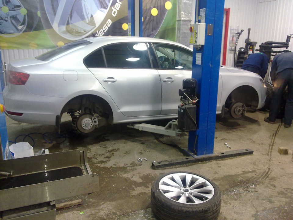 Зимняя резина на мои турбины, ура товарищи — Volkswagen Jetta VI, 1,4 л ...