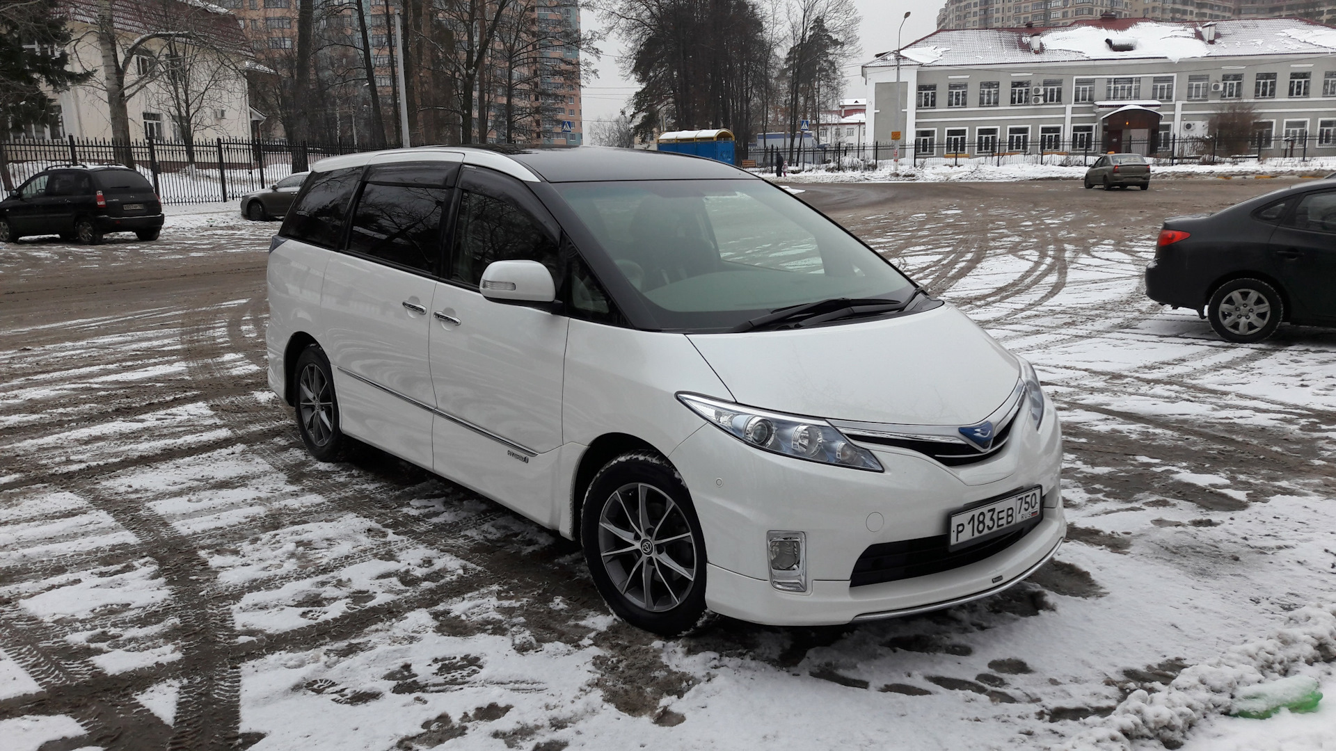 Toyota Estima Hybrid 2011