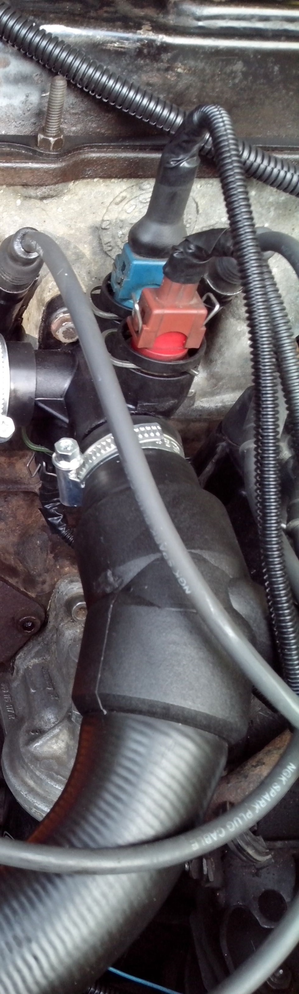 Операция по замене патрубков системы охлаждения. — Volkswagen Passat B3 ...