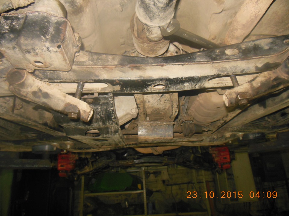 Фото в бортжурнале Mitsubishi Montero I. Запчасти на фото: 23102015