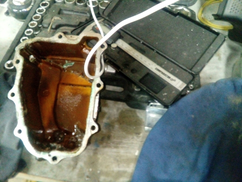 подтекает масло и антифриз из под правой головы — Audi A8 (D2), 4,2 л ...