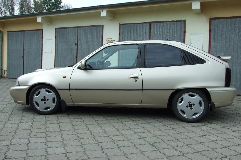 Нексия опель кадет. Opel Kadett e и Daewoo Nexia. Опель кадет Нексия. Opel Kadett Nexia. Опель кадет Дэу Нексия 2.