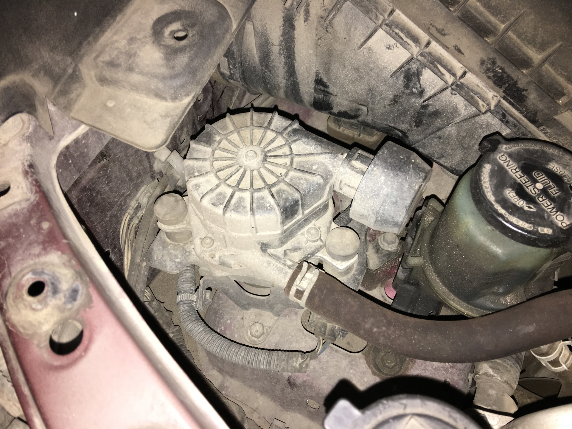 Крышка насоса картерных газов. — Lexus GX (URJ150), 4,6 л, 2011 года ...