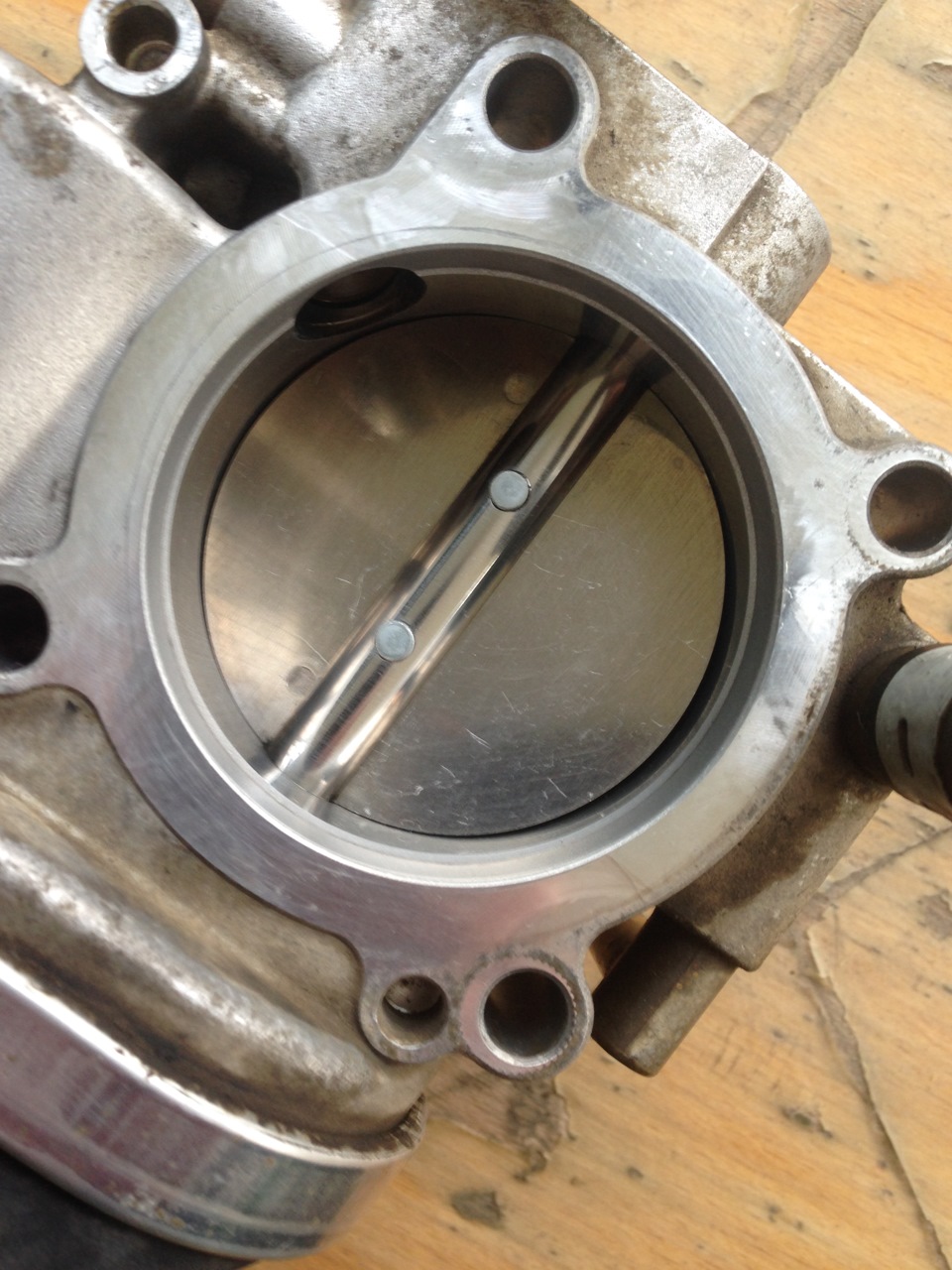 Чистка дроссельной заслонки — Opel Astra H GTC, 1,8 л, 2008 года ...