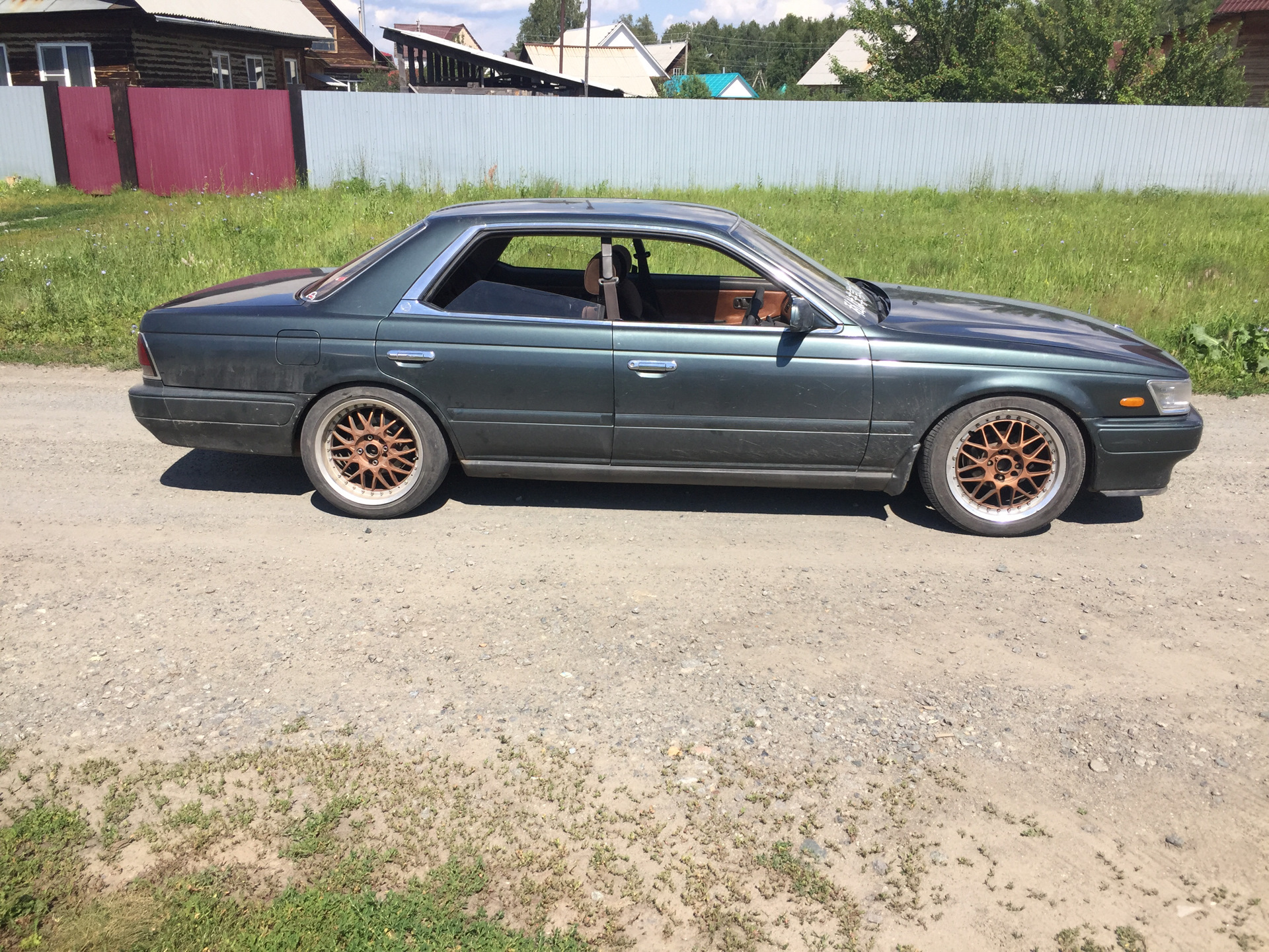 Nissan Laurel c33