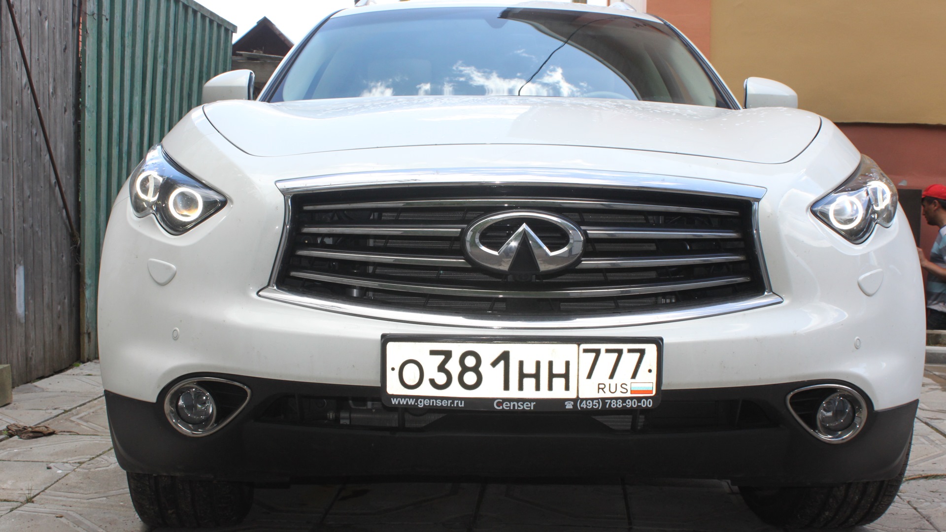 Infiniti QX70 3.7 бензиновый 2014 | Белый Финик на DRIVE2