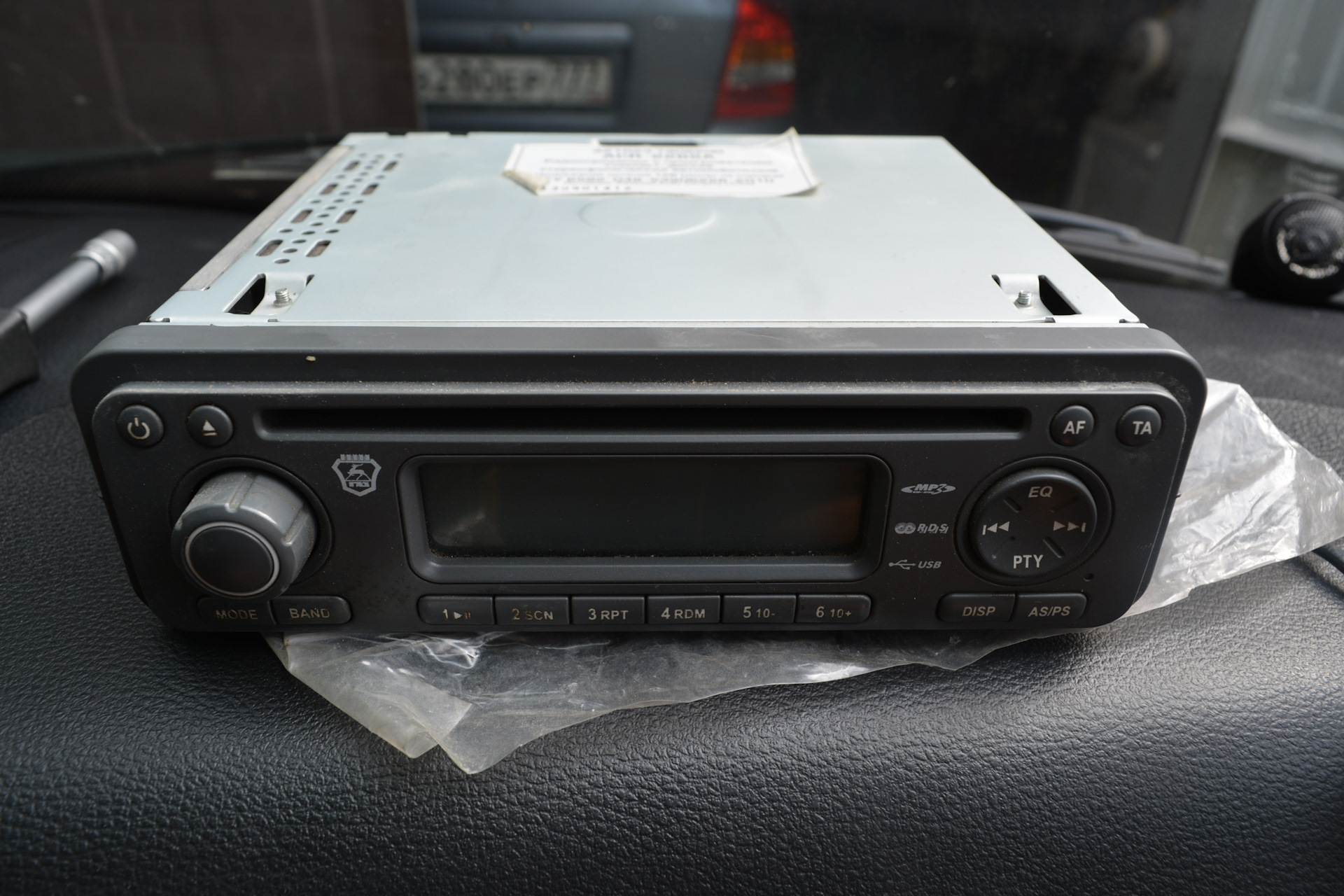 заводская магнитола газ 31105 blaupunkt. магнитола газ. магнитола газ. штатная магнитола газ соболь. магнитола газ 31.