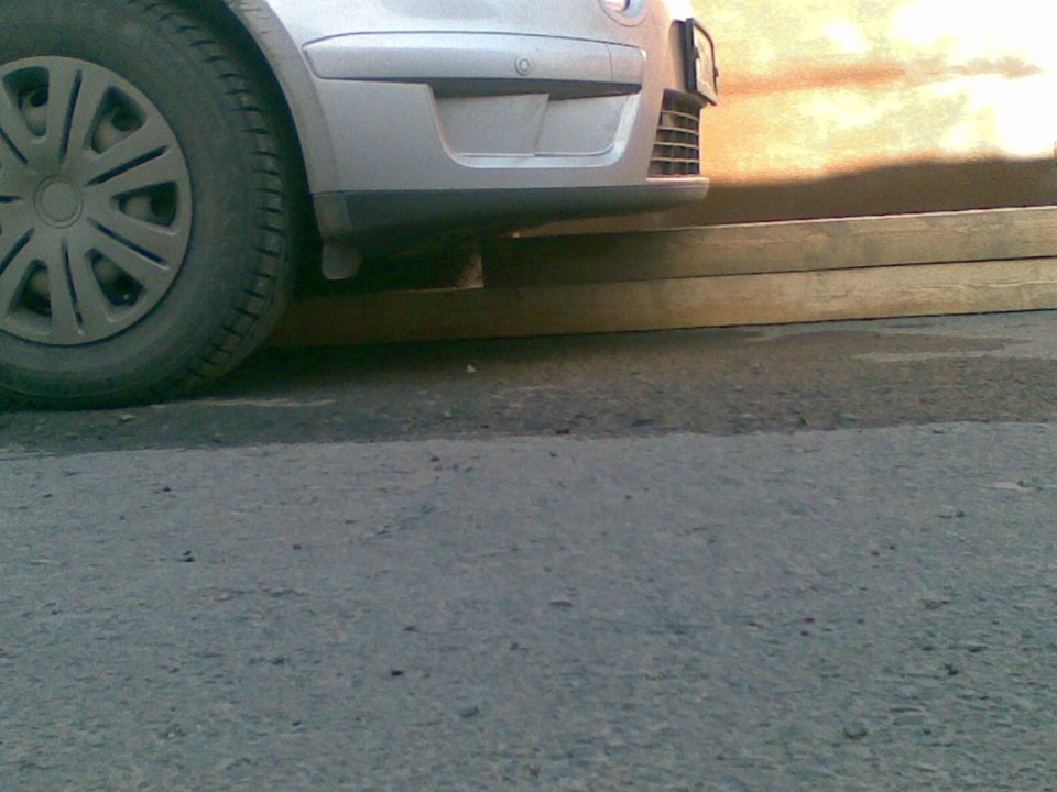 Подкатил к двум. — Ford S-Max (1G)