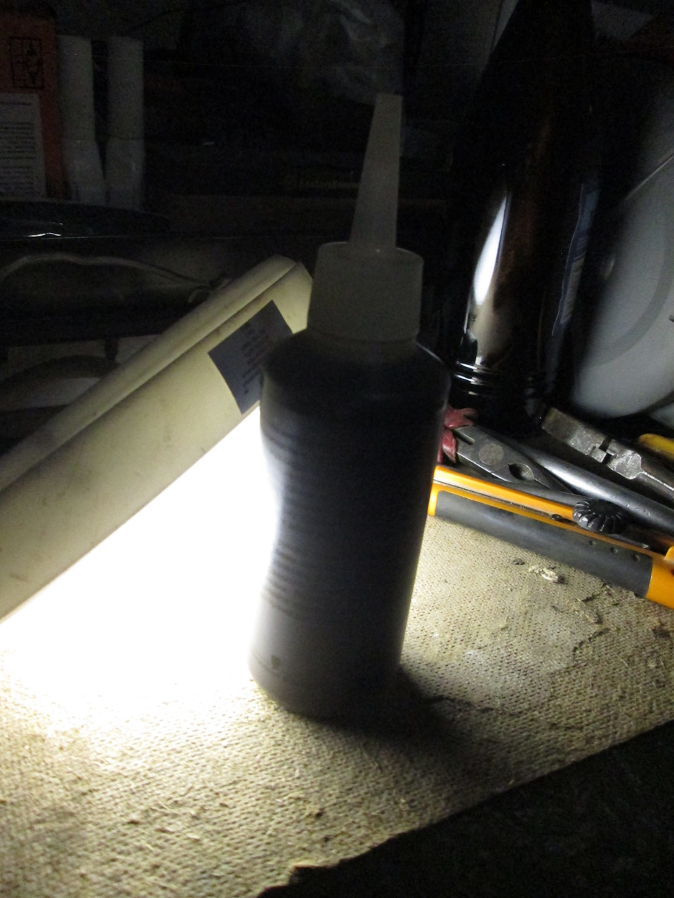 Прозрачное уже достаточно, бутылочка затеняет — Mitsubishi Chariot (3G)