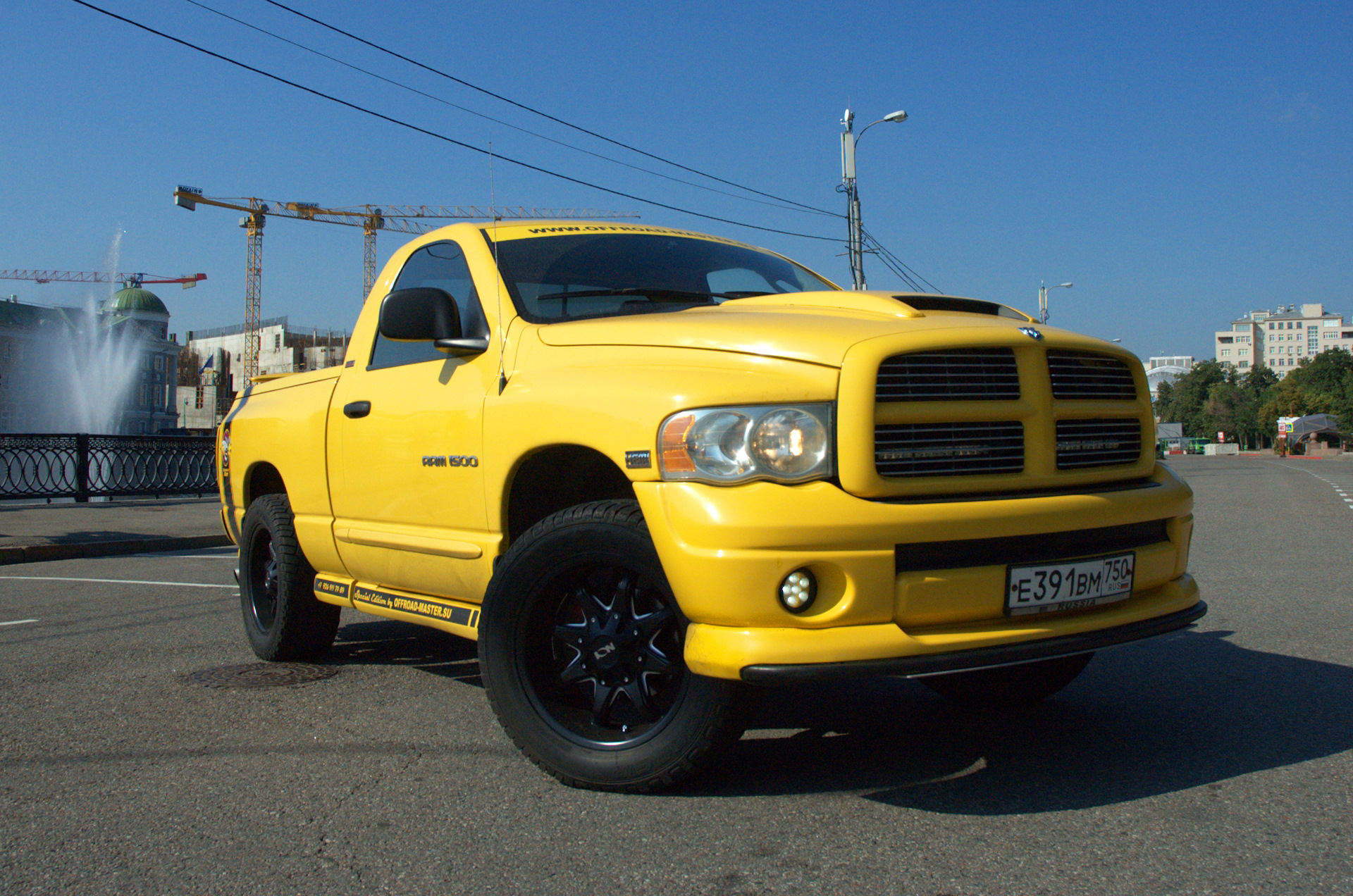 Колеса додж. Dodge Ram 22. Dodge Ram 1995. Диски dodge Ram. Додж рам 7,5л.