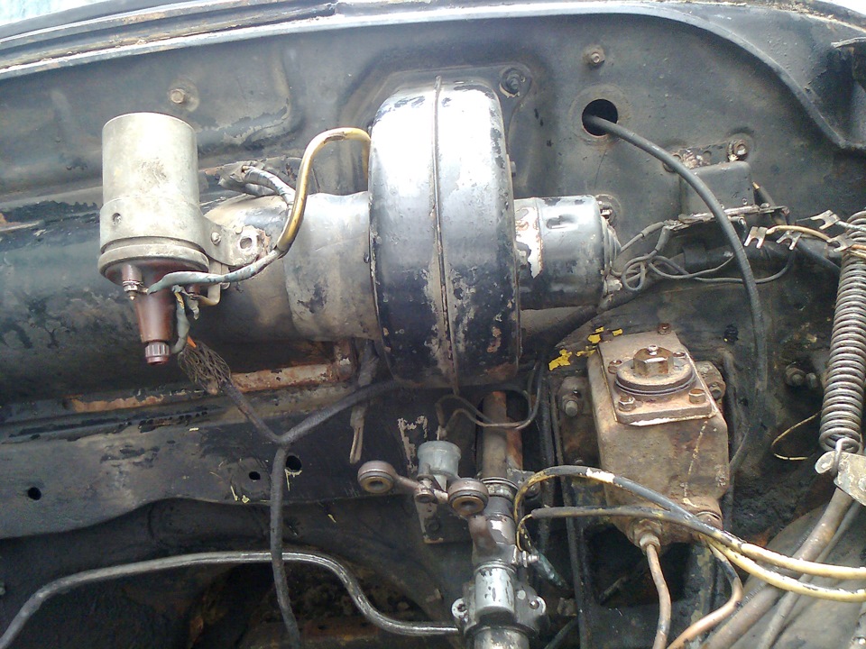 Зачистка кузова от старой краски и толстенного слоя шпатлёвки. — ГАЗ 21 ...