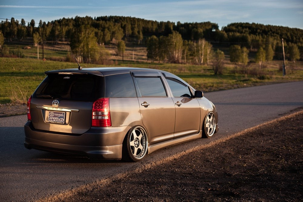 тойота виш поколения. Toyota wish. Toyota wish 2. Toyota wish 2016. 8 g.