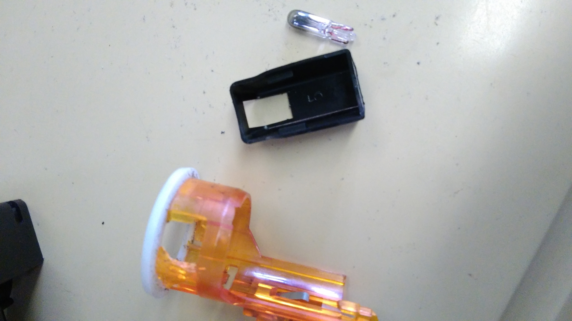 Лампа заднего габарита субару xv 2. Не горит лампа заднего. Лампа заднего габарита хонда фит ge6. Не горит лампа заднего. Лампа переднего габарита соната 2011.