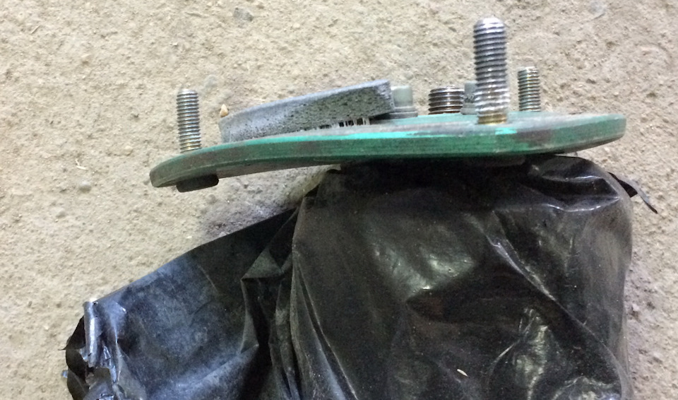 Выгнуло верхнюю пластину стойки — Subaru B4 (BE)