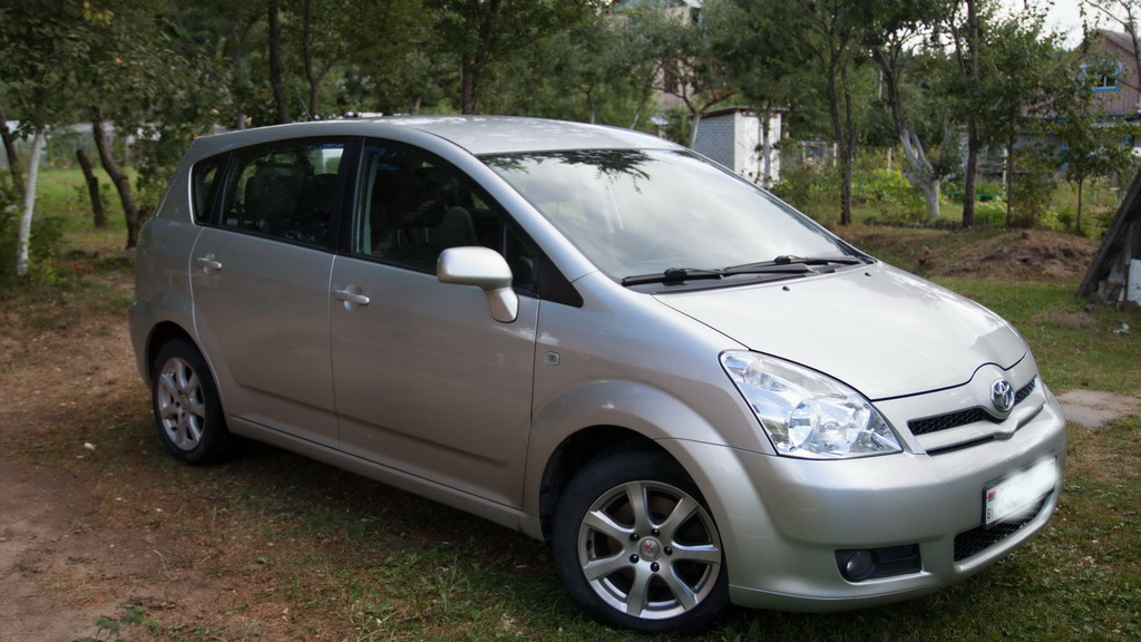 Toyota Corolla Verso 2004