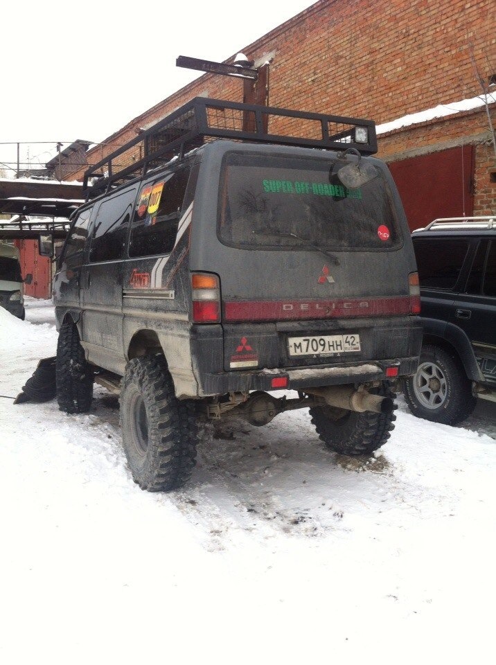 Delica 25. Багажник на крышу Delica p35w. Делика p35w. Мицубиси Делика p25w. Делика 35.