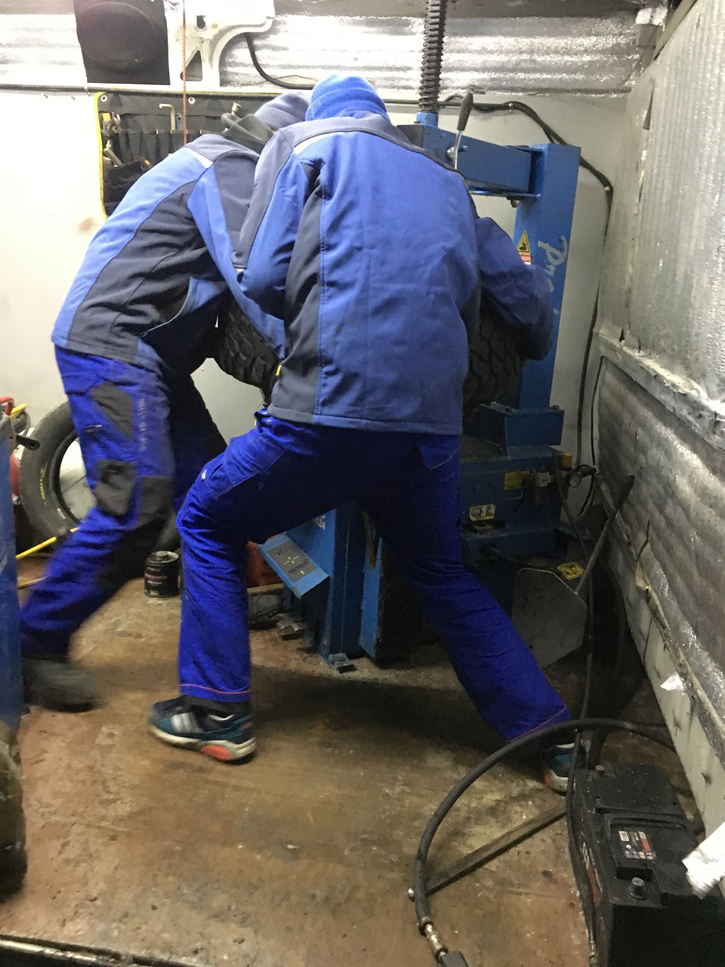 Самый дорогой шиномонтаж в моей жизни — Toyota Land Cruiser Prado 120 ...