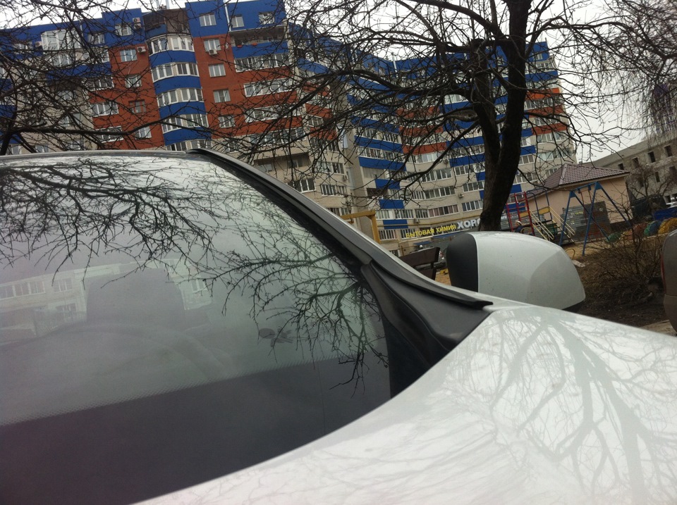 Дефлектор "стрелка" для лобового стекла — Renault Fluence, 1,6 л, 2014 ...