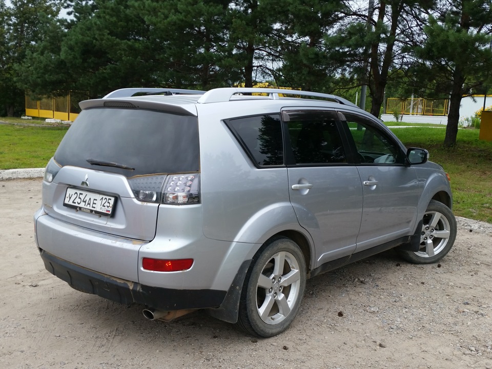 mitsubishi outlander 3 спойлер