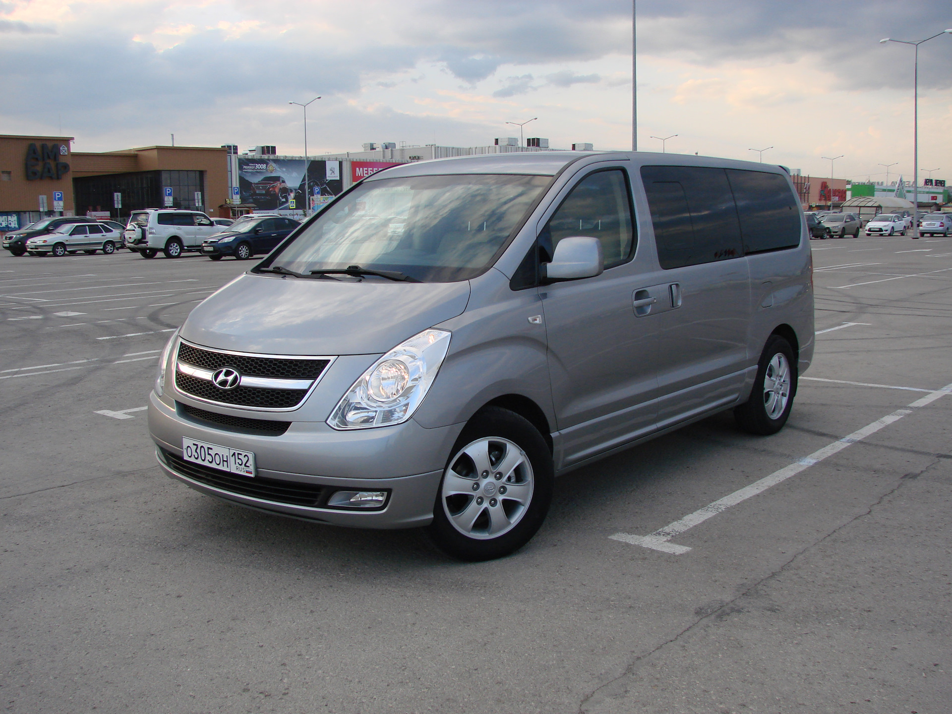 Hyundai grand starex авито. Hyundai Grand Starex 2011. Hyundai Grand Starex 2.5. Хундай Гранд Старекс 2011. Hyundai Grand Starex 2.5 2011.