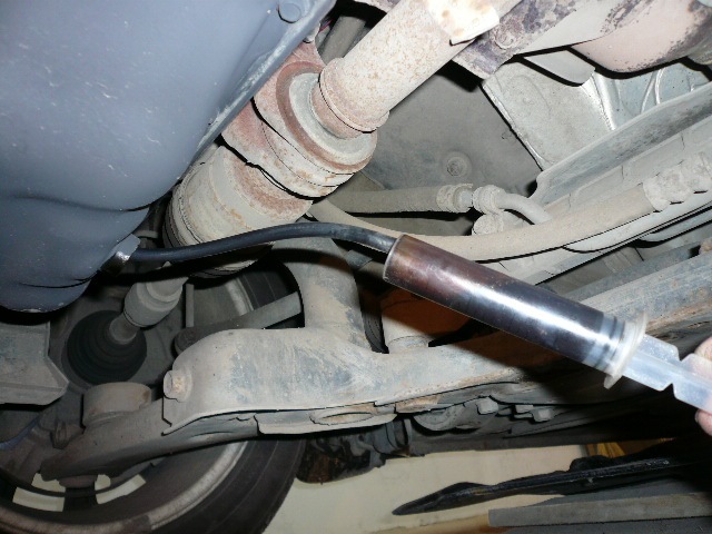 Замена масла в двигатели, м.к.п.п. и гидро усилителе руля. — Mazda 3 ...