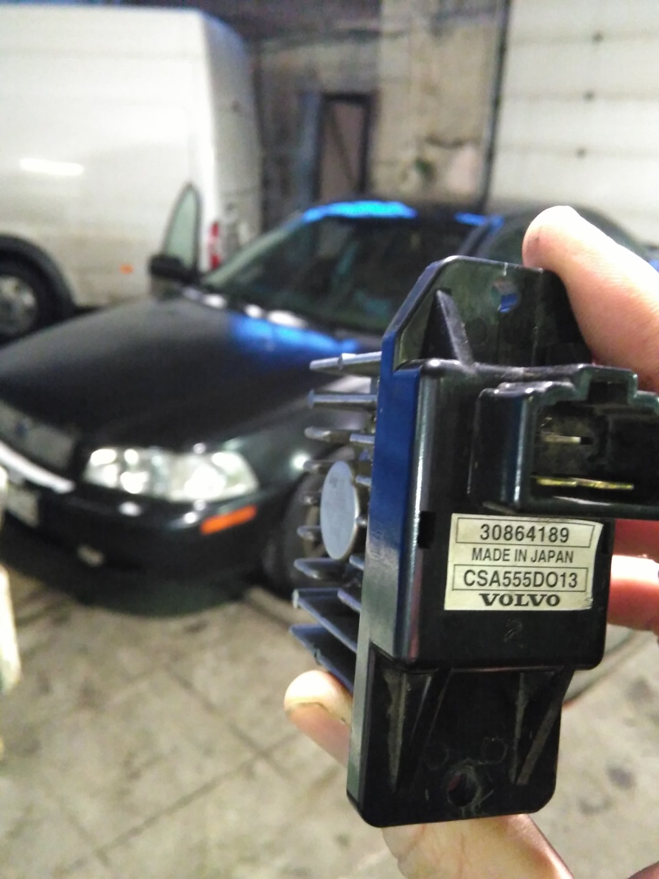 Регулятор скорости мотора отопителя — Volvo S40 (1G), 1,8 л, 2001 года ...