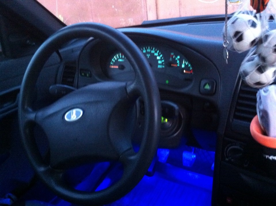 Подсветка салона👍 — Lada 21124, 1,6 л, 2006 года | тюнинг | DRIVE2