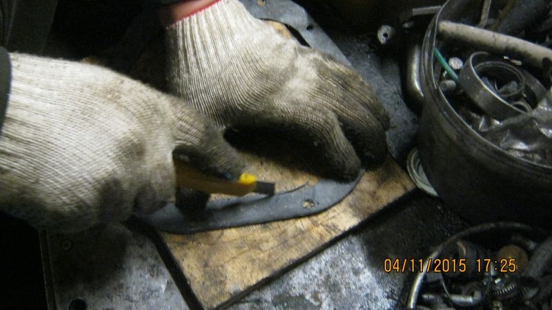 вырезается прокладка крышки моста — SsangYong Korando (2G)