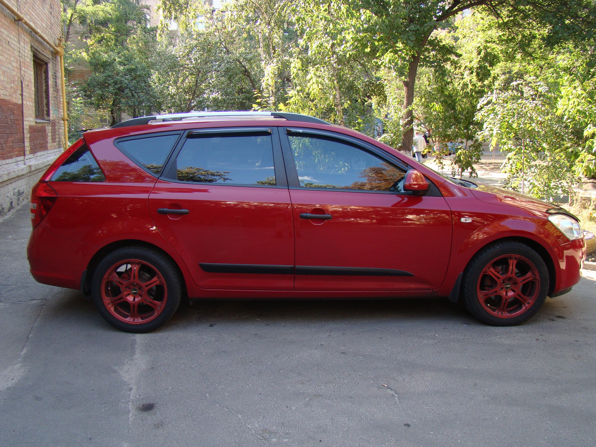 Kia Ceed SW 2010 диски