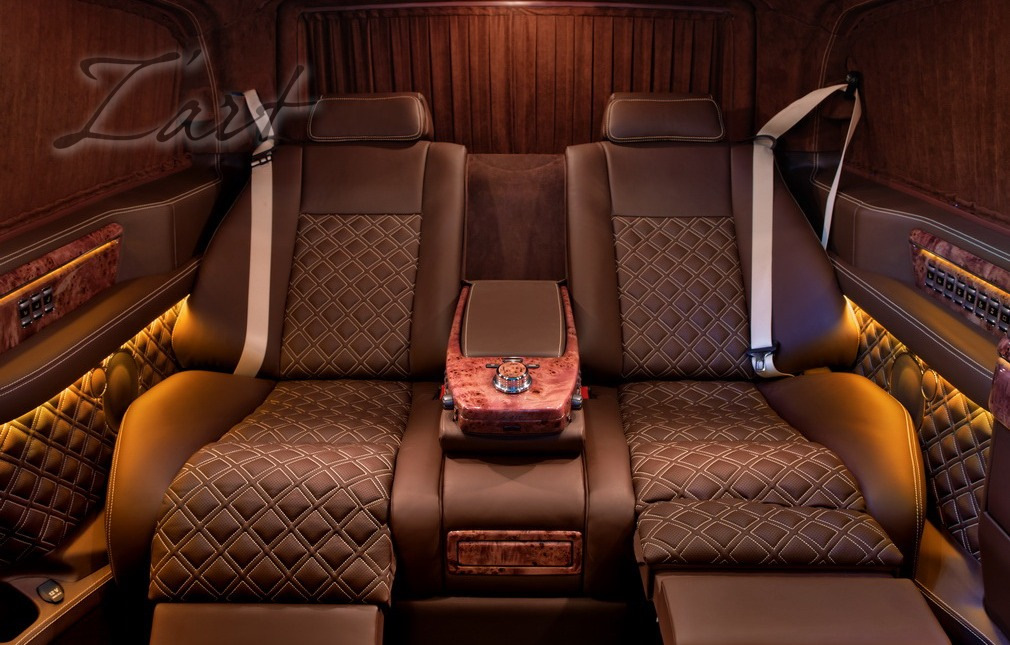 Ambermg vip. Мерседес Вито салон кожаный Люкс. V class Louis Vuitton. Мерседес v класс Луи Виттон. Mercedes-Benz 223224 салон.