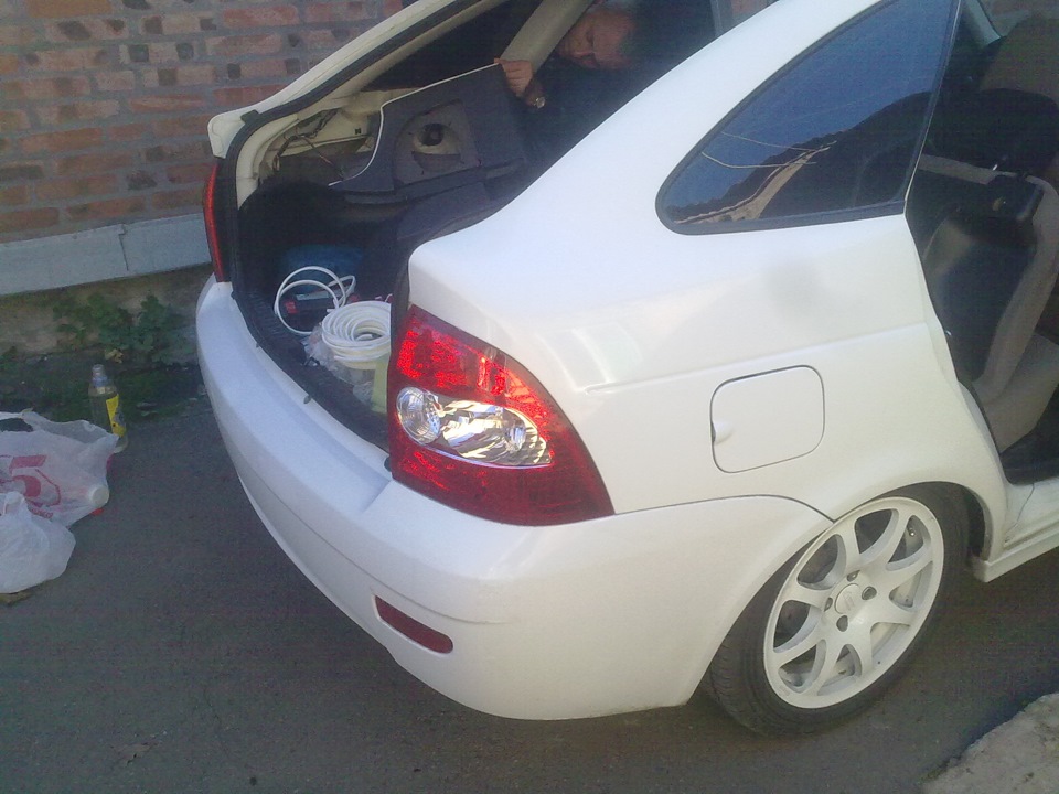 вечная беда хэтча задняя полка — Lada Приора хэтчбек, 1,6 л, 2010 года ...