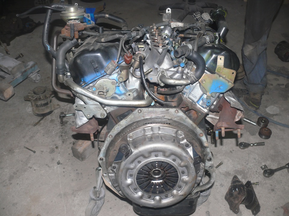 Двигатели террано. Свап vg33e Nissan Terrano. ДВС VG 201209915. Vg33e в ниву. Ниссан Террано 3л двигатель.