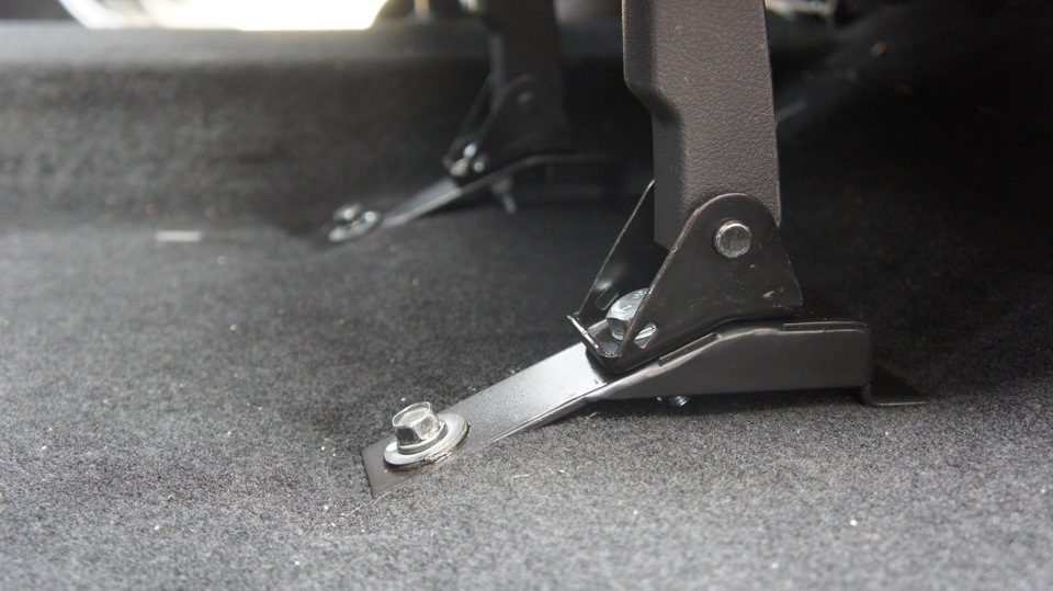 Сдвиг сидений кайрон. Сдвиг задних сидений кайрон. Комплект для сдвига задних сидений кайрон. Сдвиг сидений. Сдвиги задних сидений саньенг кайрон.