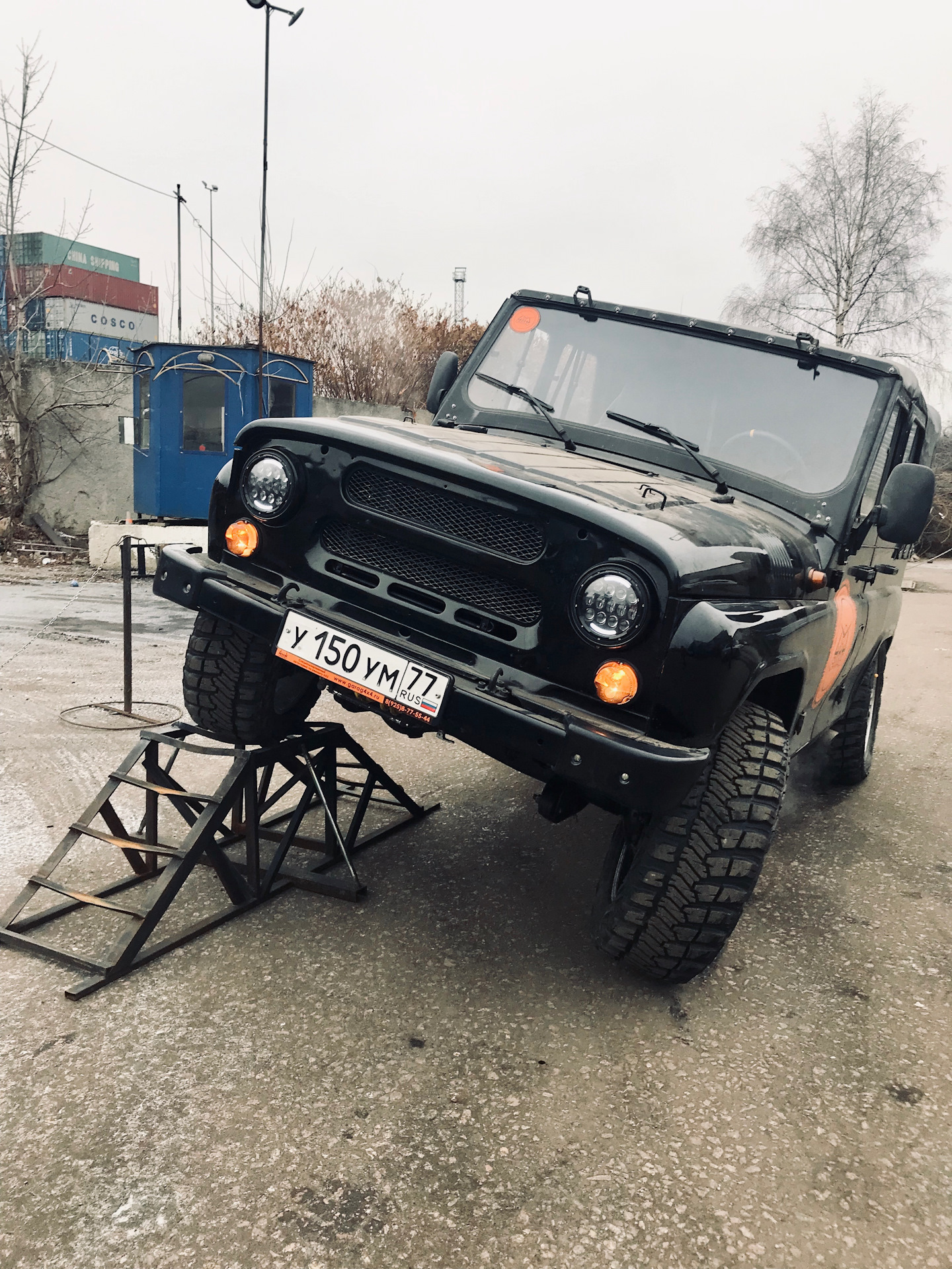 уаз хантер экспедиционный оранжевый. ход хантер. уаз хантер зеленый. ход хантер. уаз 469 на гусеницах.