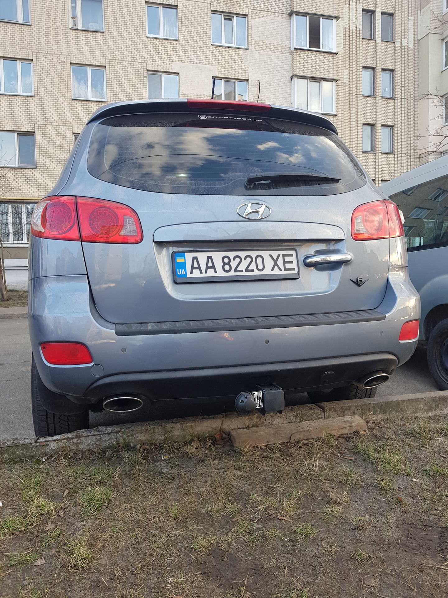 Хендай санта фе фаркоп. Фаркоп Хендай Санта Фе 2. Фаркоп для Hyundai Santa Fe 2008 года. Фаркоп квадрат Hyundai Santa Fe 2. Фаркоп Санта Фе 2 2008 год.
