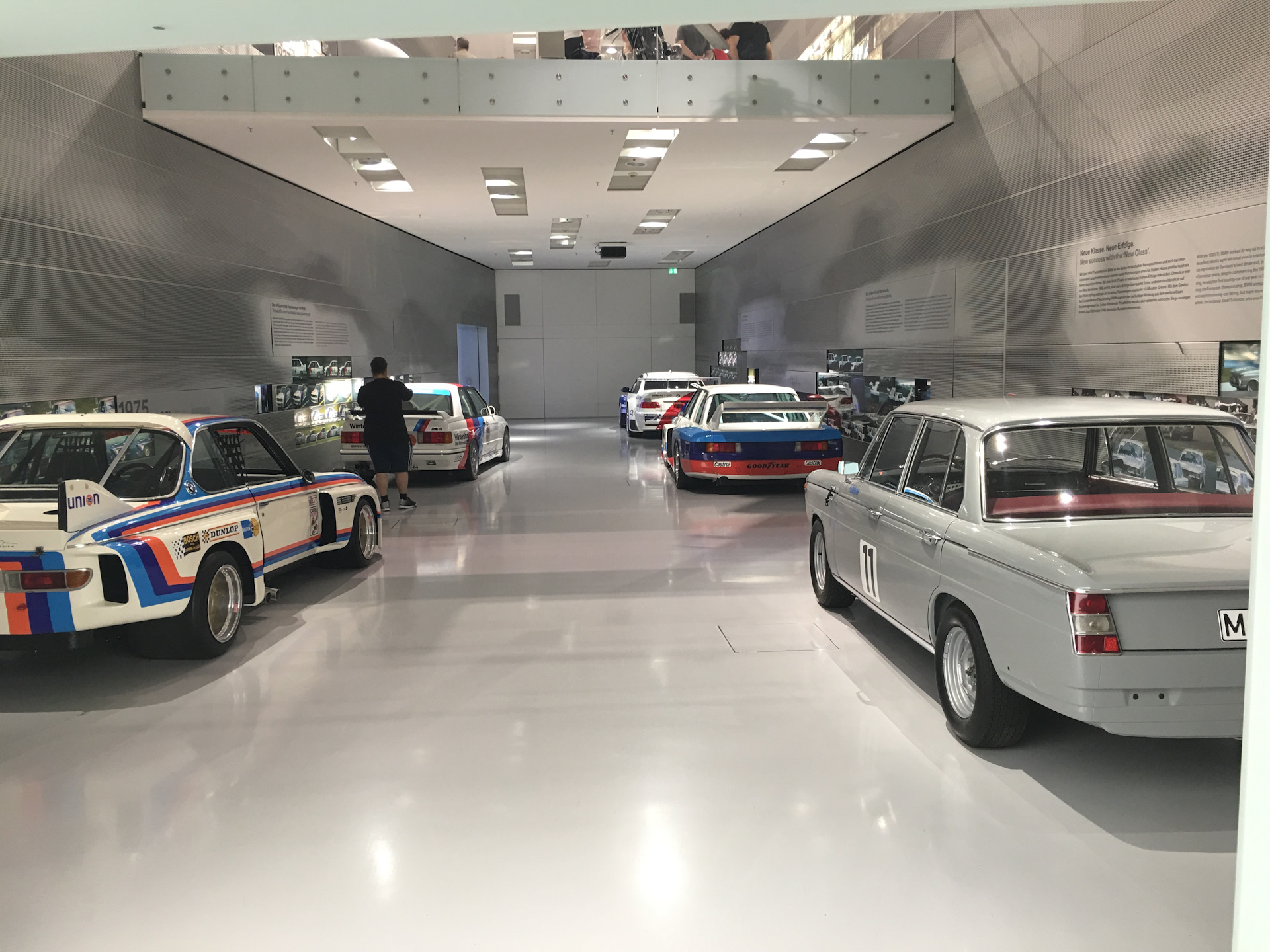 Где находится bmw museum