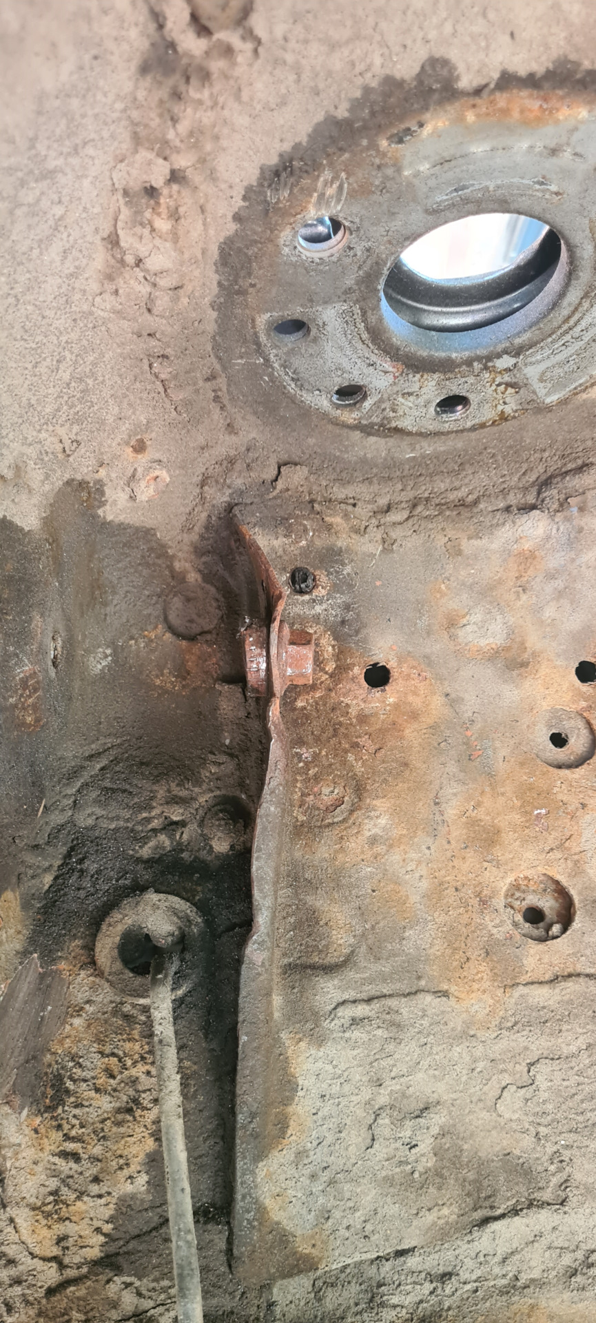 Закис болт в сайлентблоке — Honda Accord (8G), 2,4 л, 2008 года ...