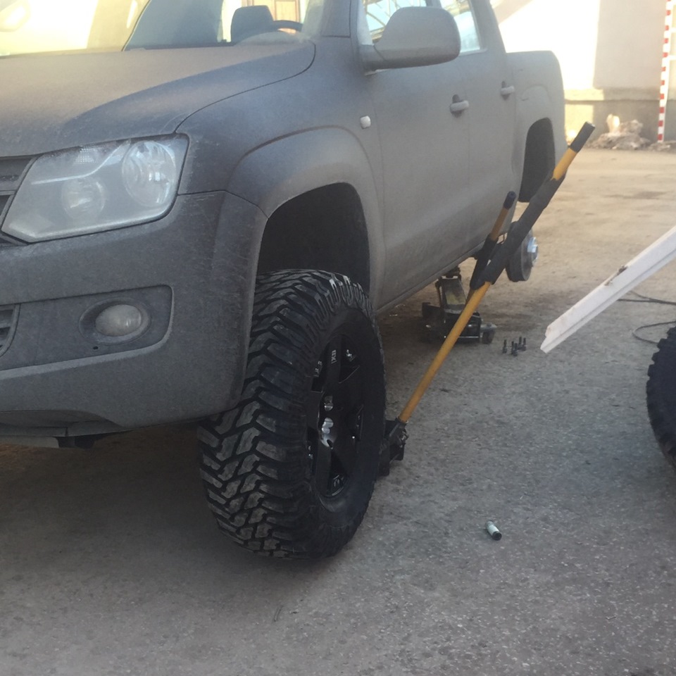 295 70 r17. 295 65 r20. 17. 5r15 nexen roadian mtx rm7 108 q lt. 30/9.